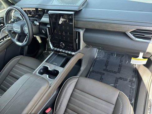 New 2026 GMC Acadia Denali Ultimate FWD image 30