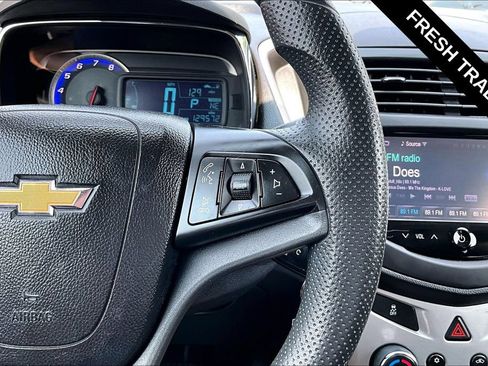 Used 2015 Chevrolet Trax LT w/ LT Sun and Sound Package FWD image 14