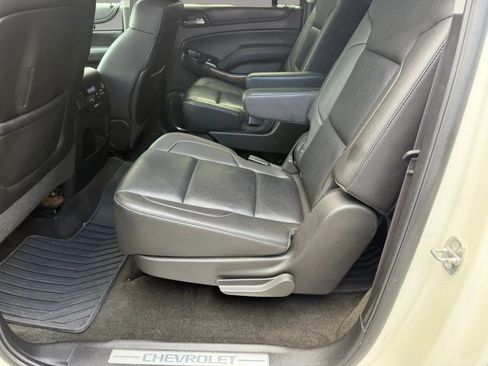 Used 2015 Chevrolet Suburban LTZ RWD image 7