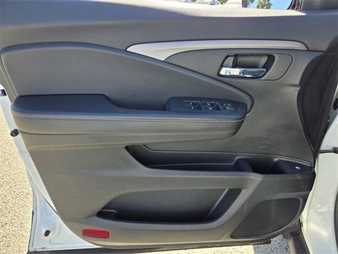 Used 2022 Honda Ridgeline Sport image 16