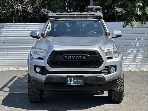 Used 2019 Toyota Tacoma SR5 AWD/4WD image 7