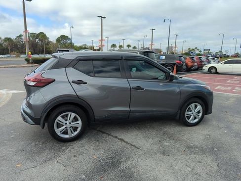 Certified 2022 Nissan Kicks S image 5
