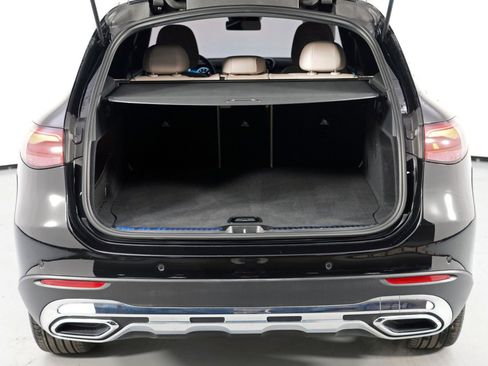 Used 2024 Mercedes-Benz GLC 300 GLC 300 image 10