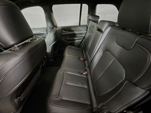 New 2025 Jeep Grand Cherokee Limited image 25