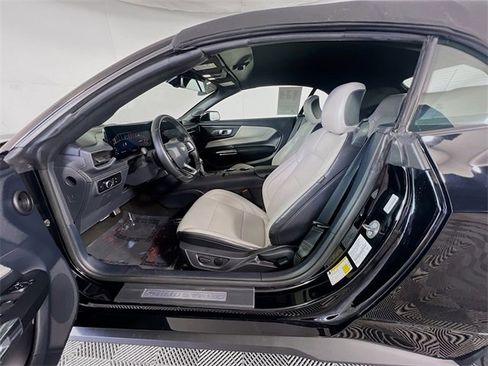 Used 2024 Ford Mustang Premium image 9