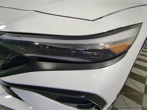 Used 2025 Hyundai Elantra SEL FWD image 45