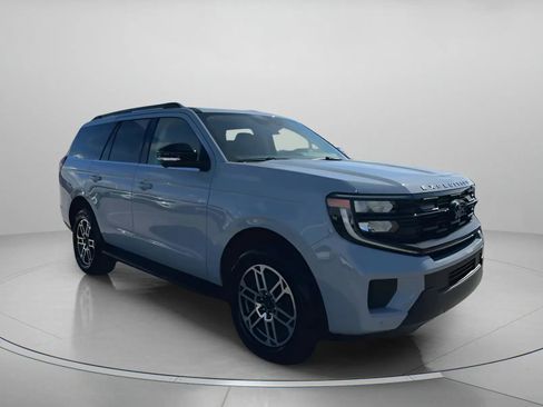 New 2025 Ford Expedition Active image 3