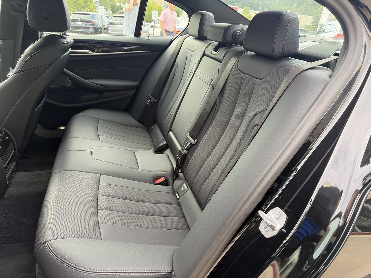 Used 2023 BMW 540i w/ M Sport Package RWD image 32