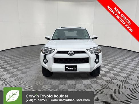 Used 2017 Toyota 4Runner SR5 AWD/4WD image 2