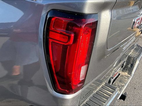 Used 2021 GMC Sierra 1500 SLT AWD/4WD image 23
