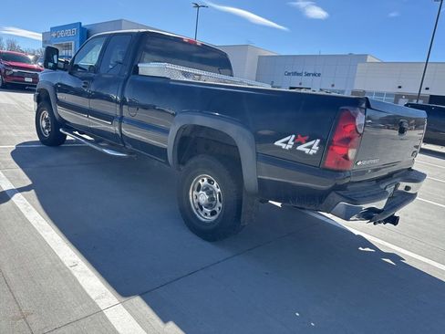 Used 2006 Chevrolet Silverado 2500 LT w/ Onstar Plus Package image 7