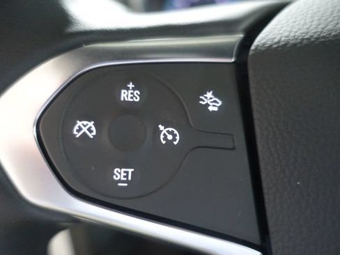 Used 2023 Chevrolet Traverse LT FWD image 13