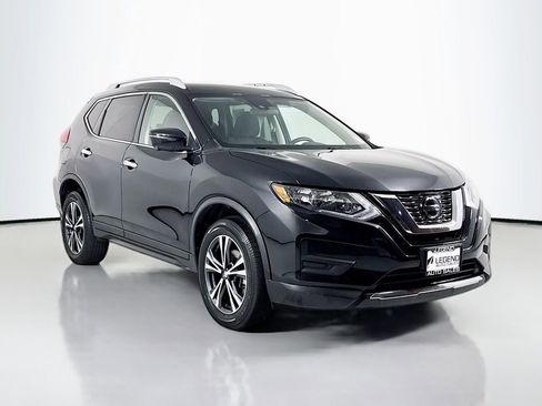 Used 2020 Nissan Rogue SV w/ Premium Package image 3