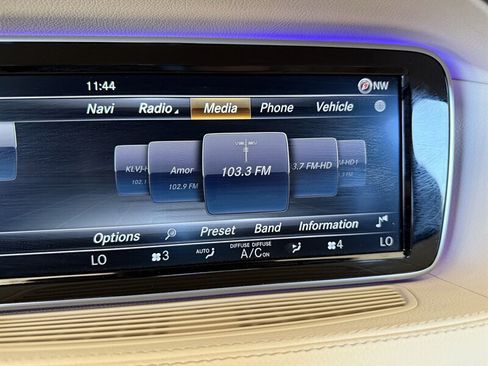 Used 2017 Mercedes-Benz S 550 Sedan image 17