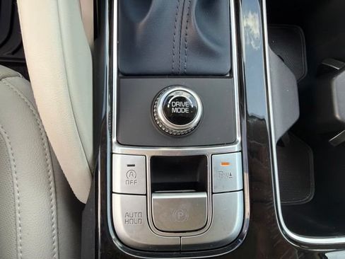 Used 2025 Kia Telluride EX w/ EX Captain's Chair Package FWD image 27