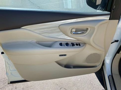 Used 2016 Nissan Murano Platinum w/ Platinum Technology Package AWD/4WD image 12