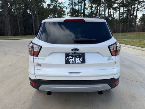 Used 2018 Ford Escape SE image 4