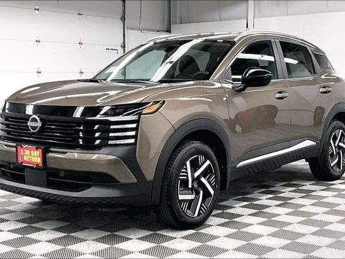 New 2026 Nissan Kicks SV w/ SV Premium Package FWD image 2