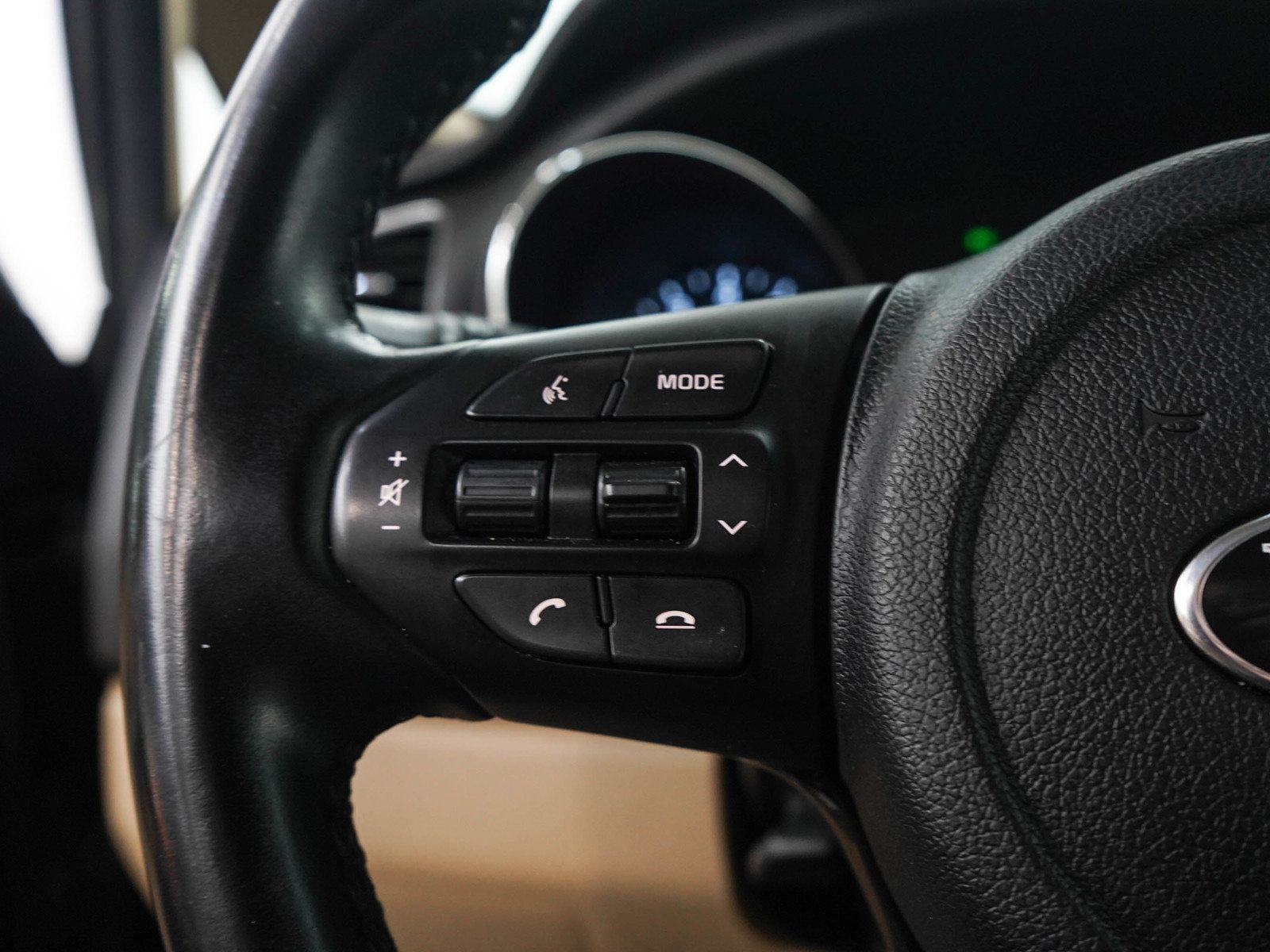 Used 2019 Kia Sedona EX FWD image 26