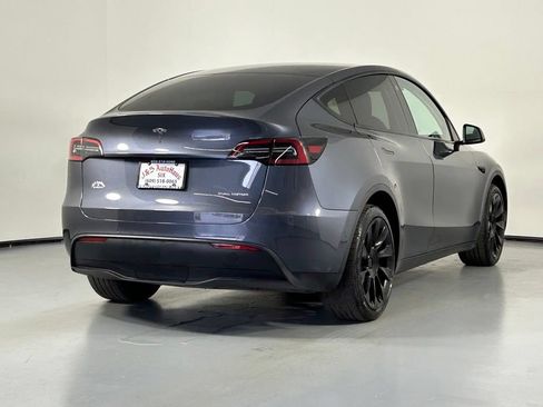 Used 2022 Tesla Model Y Long Range AWD/4WD image 7