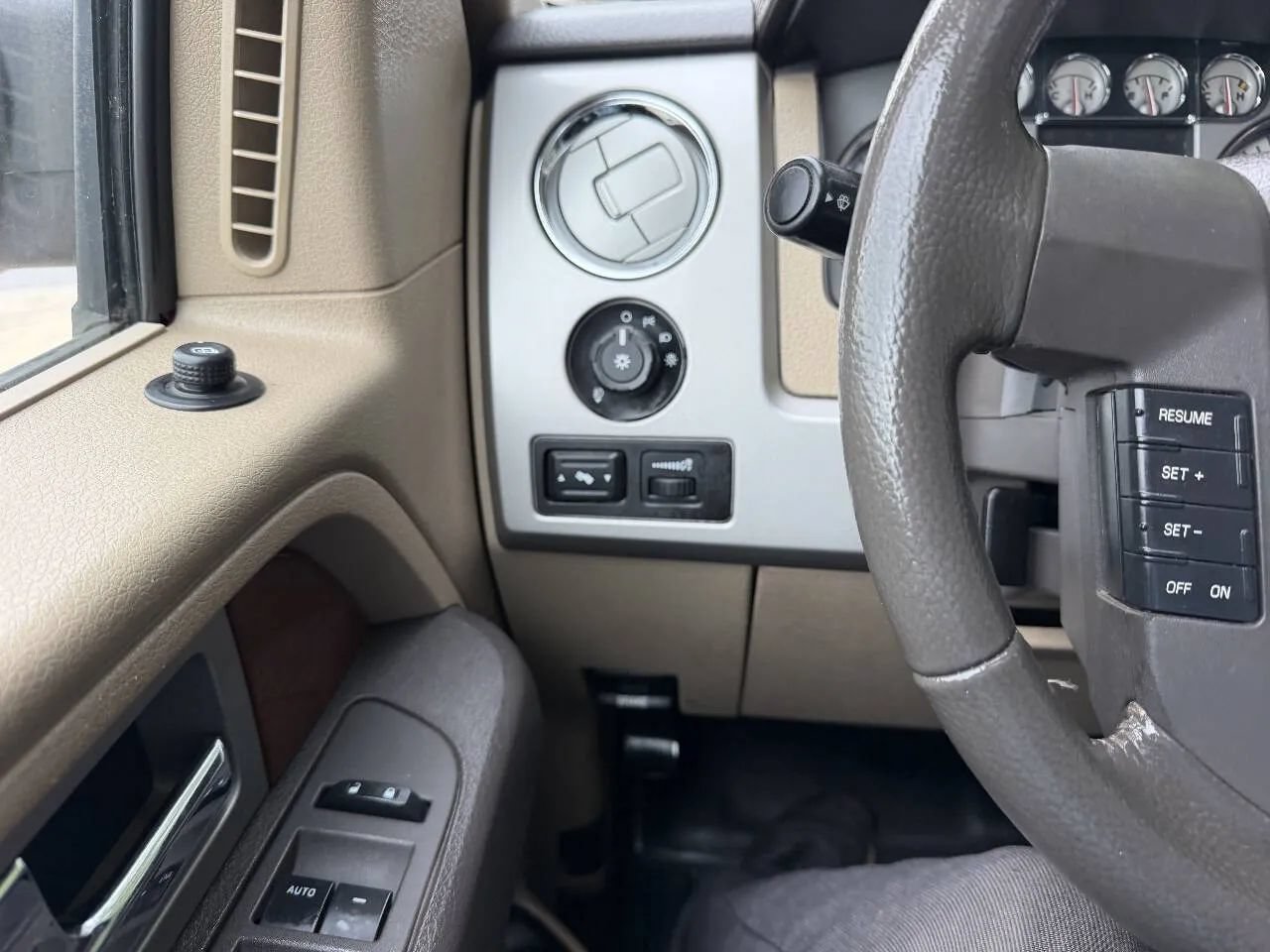 Used 2010 Ford F150 Lariat AWD/4WD image 40