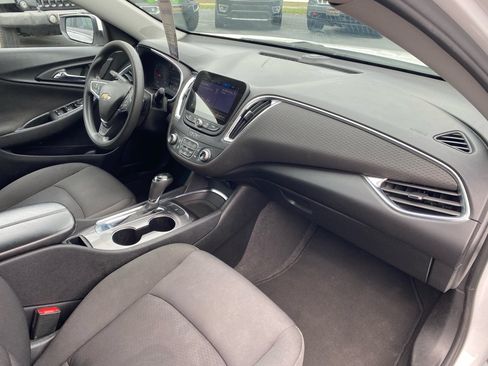 Used 2020 Chevrolet Malibu LT FWD image 37