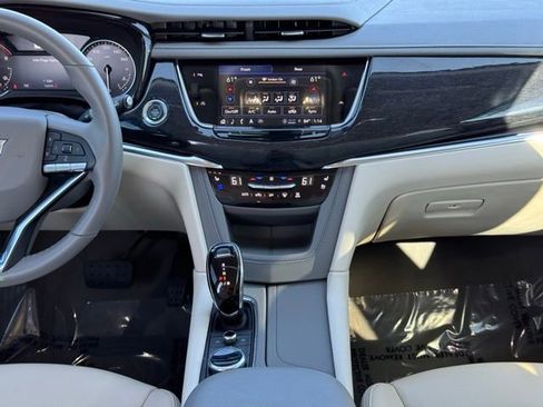 Certified 2024 Cadillac XT6 Premium Luxury image 29
