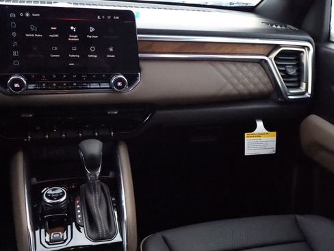 New 2026 GMC Canyon Denali image 11