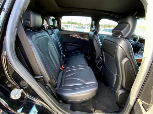 Used 2018 Lincoln MKX Reserve w/ Driver Assistance Package image 18