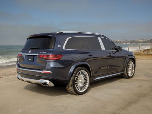 Used 2024 Mercedes-Benz Maybach GLS 600 4MATIC image 5