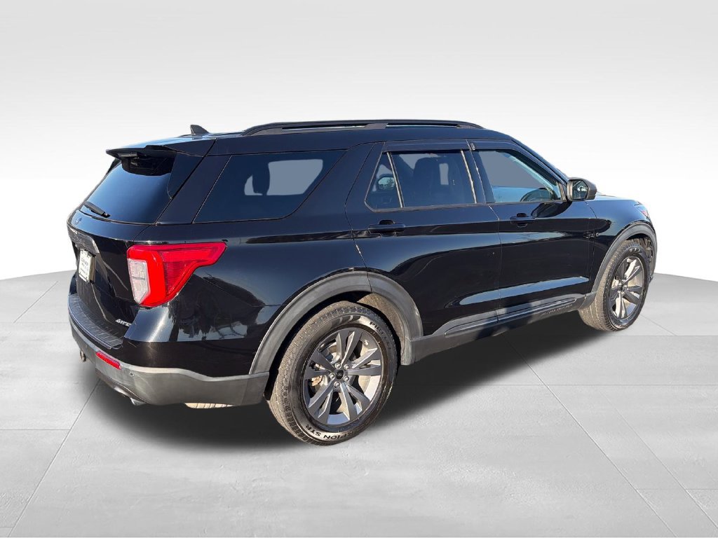 Used 2021 Ford Explorer XLT w/ Equipment Group 202A AWD/4WD image 5