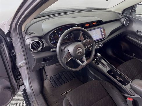 Used 2024 Nissan Kicks SV image 8