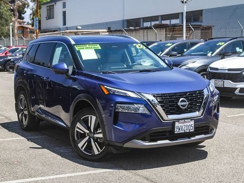 Used 2023 Nissan Rogue SL w/ SL Premium Package FWD image 2