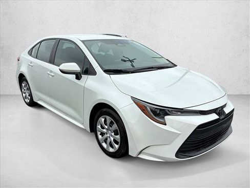 Used 2024 Toyota Corolla LE FWD image 3