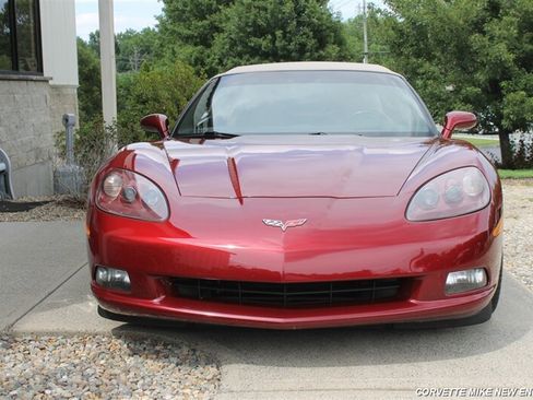 Used 2007 Chevrolet Corvette Convertible w/ Preferred Equipment Group RWD image 10