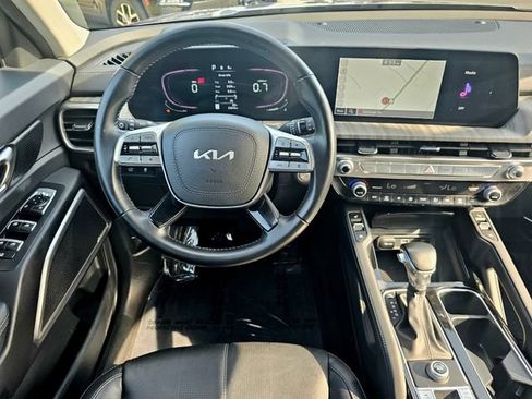 Used 2023 Kia Telluride EX w/ EX Captain's Chair Package FWD image 31
