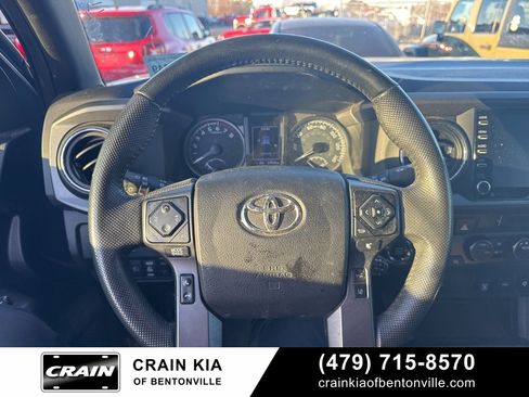 Used 2021 Toyota Tacoma TRD Off-Road image 11
