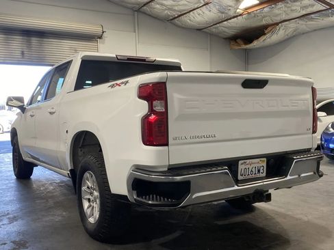 Used 2021 Chevrolet Silverado 1500 LT image 2