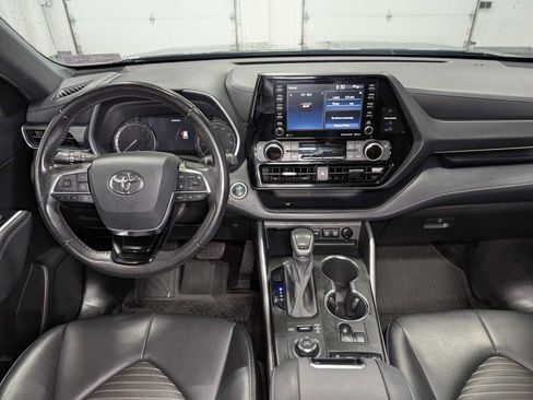 Used 2021 Toyota Highlander XSE image 17