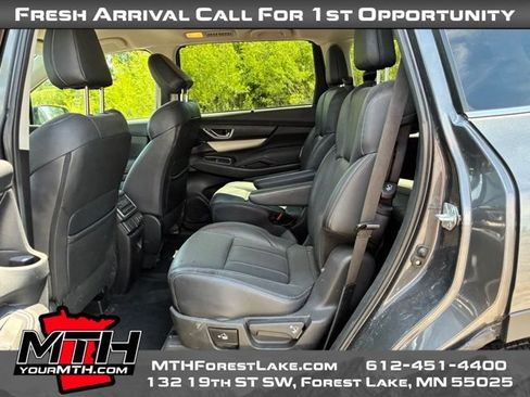 Used 2022 Subaru Ascent Limited AWD/4WD image 10