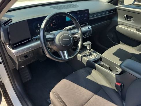 Used 2025 Hyundai Kona SEL FWD image 18