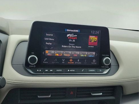 Used 2025 Nissan Rogue SV FWD image 15