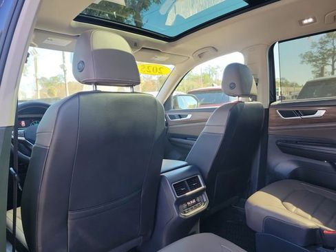 Used 2025 Volkswagen Atlas SEL image 13