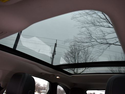 Used 2018 Jaguar F-PACE R-Sport image 30