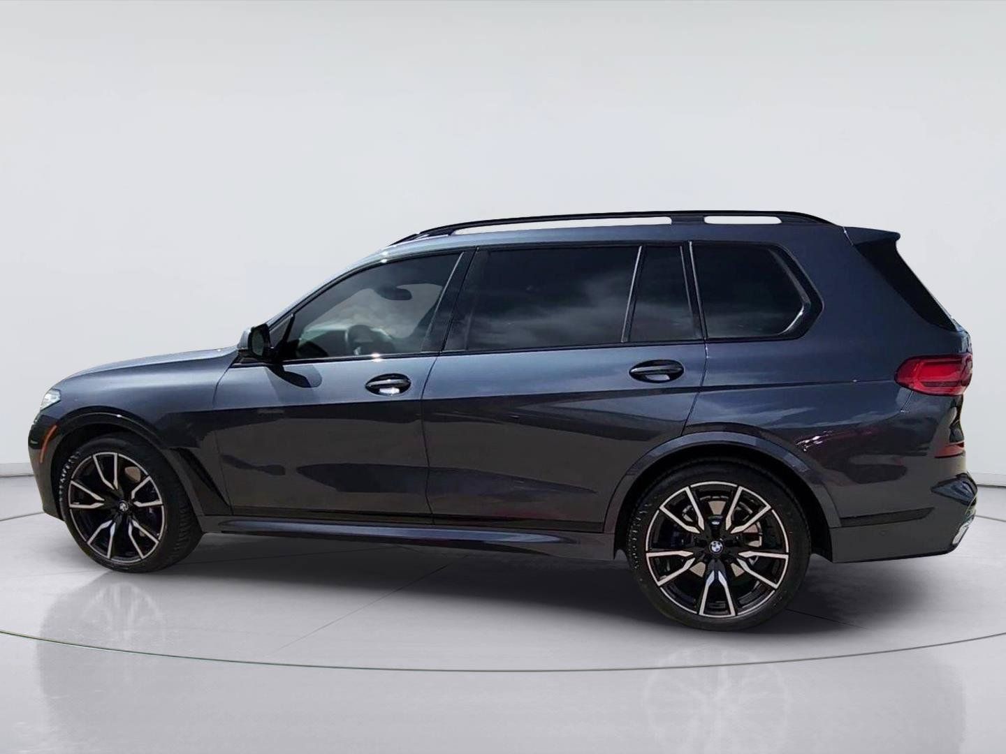 Used 2022 BMW X7 xDrive40i w/ M Sport Package AWD/4WD image 6