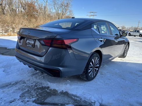Used 2024 Nissan Altima 2.5 SV image 7