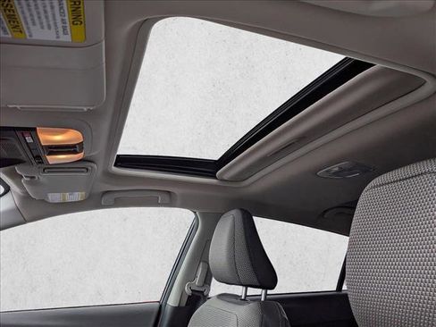 Used 2024 Subaru Crosstrek 2.0i Premium image 12