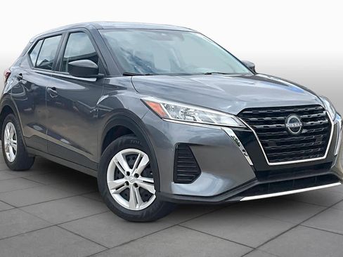 Used 2023 Nissan Kicks S FWD image 3