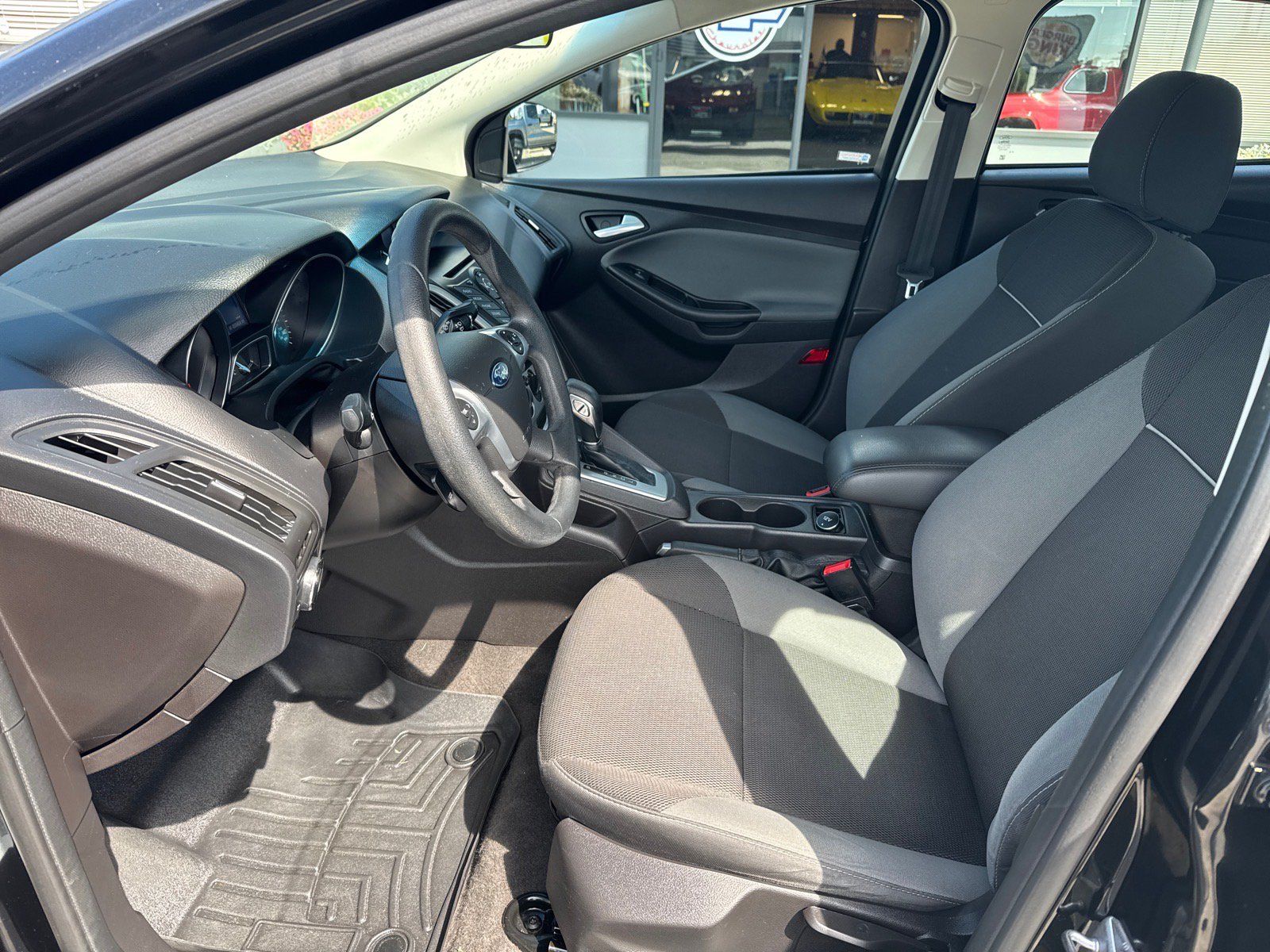 Used 2014 Ford Focus SE FWD image 6