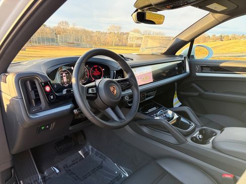 New 2026 Porsche Cayenne image 4